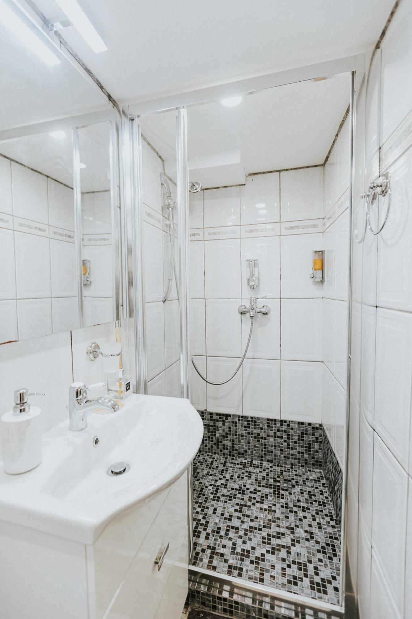 Republicii Rustic Apartament In Brasov City Center ภายนอก รูปภาพ