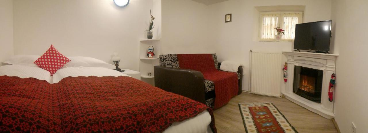 Republicii Rustic Apartament In Brasov City Center ภายนอก รูปภาพ