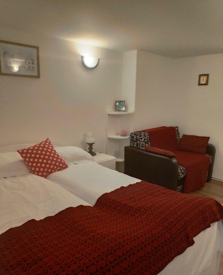 Republicii Rustic Apartament In Brasov City Center ภายนอก รูปภาพ